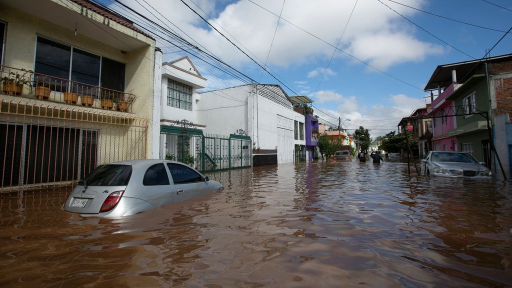 México,  en alerta por la llegada del huracán Willa, en medio de los destrozos dejados por la tormenta Vicente