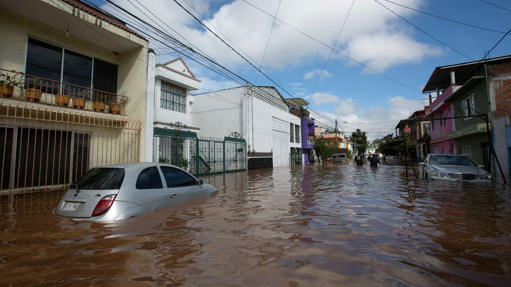 México,  en alerta por la llegada del huracán Willa sin recuperarse de la tormenta Vicente que dejó 11 muertos