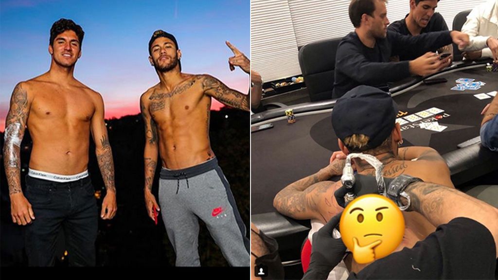 Neymar se hace un impresionante tatuaje de Spiderman y Batman en su espalda mientras juega al póker