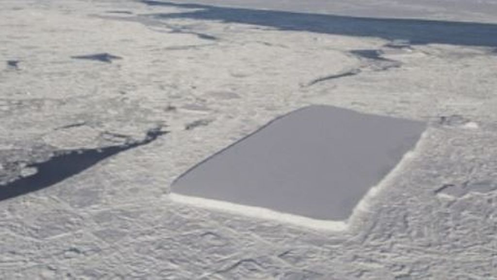 ¿Conspiraciones? Las imágenes demuestran que el hielo hallado por la NASA se deben a causas naturales