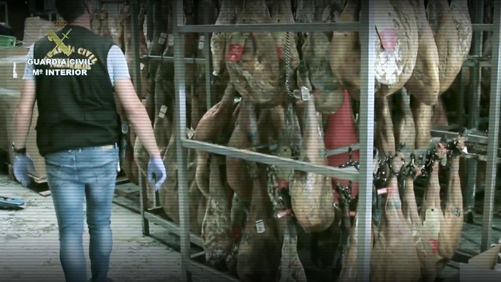 Cae una red que distribuía jamones caducados en España Cae una red que distribuía jamones caducados en España