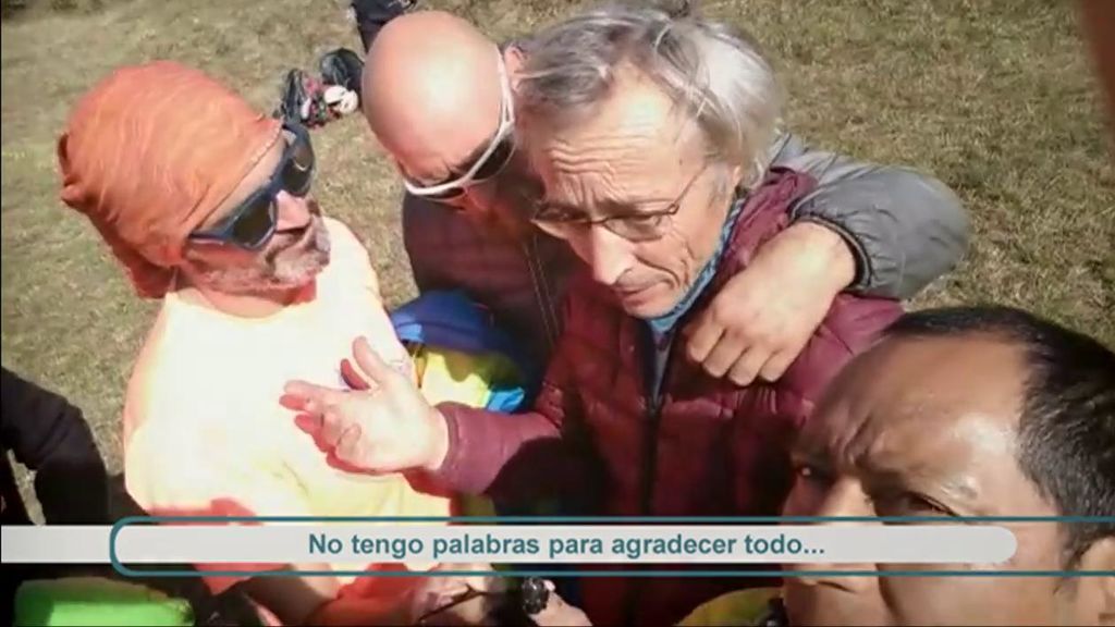 "Lloraba por mis hijos, no voy a salir de aquí" El desgarrador testimonio del parapentista español rescatado en La India
