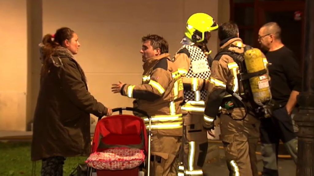 Investigan si fue intencionado el incendio y la explosión en un piso en Vizcaya