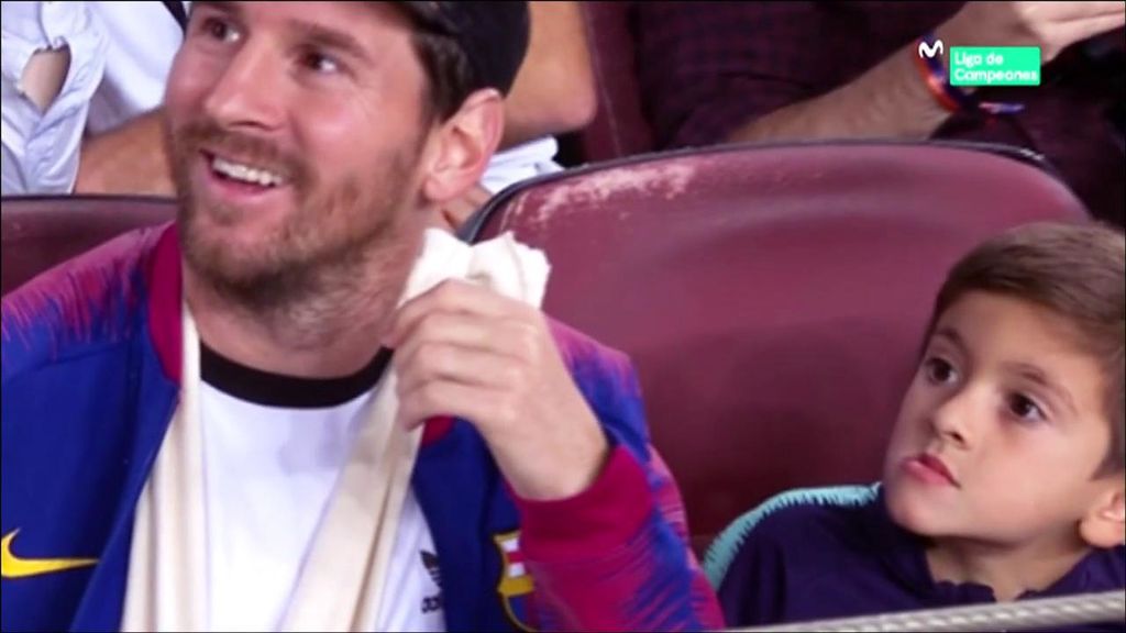 Thiago, el hijo mayor de Leo Messi, alucina al verse con su padre en la pantalla del Camp Nou