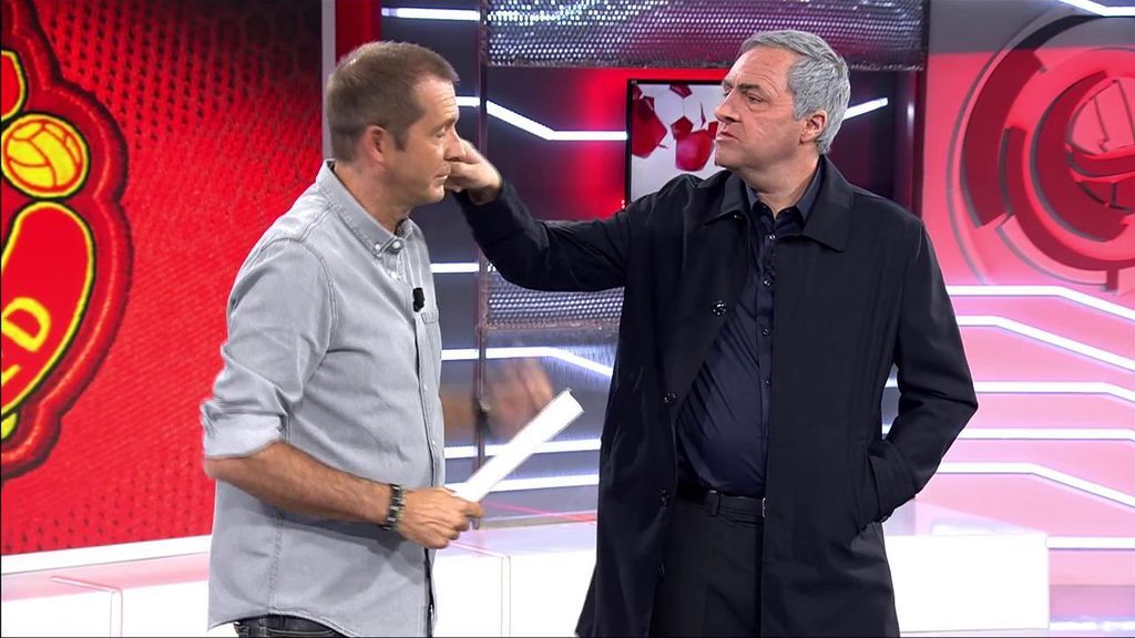 El 'otro' Mourinho le mete el dedo en el ojo a Manu Carreño y muestra la oferta de Florentino para fichar por el Real Madrid