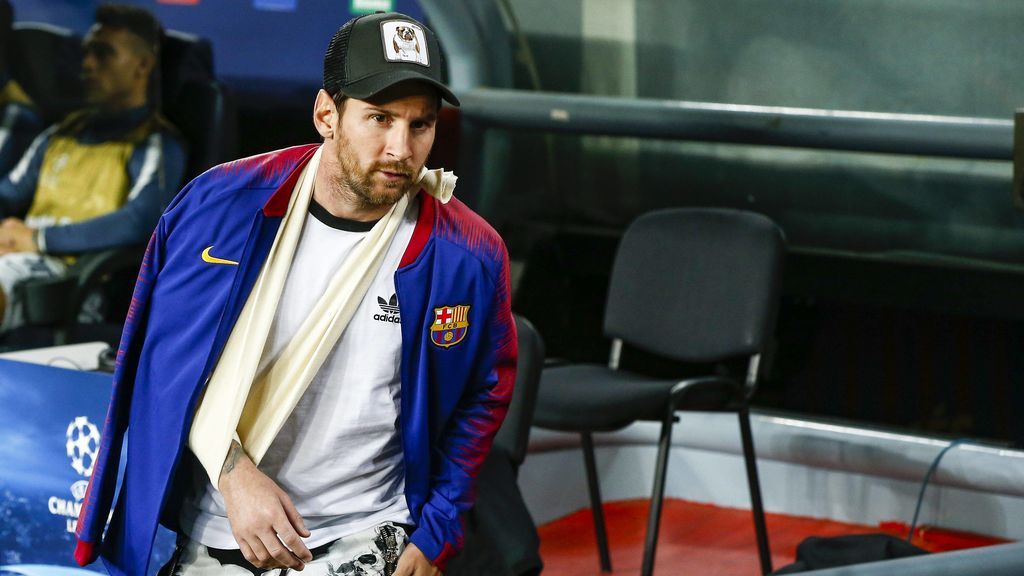 Messi se fue a casa conduciendo pese a tener el brazo en cabestrillo