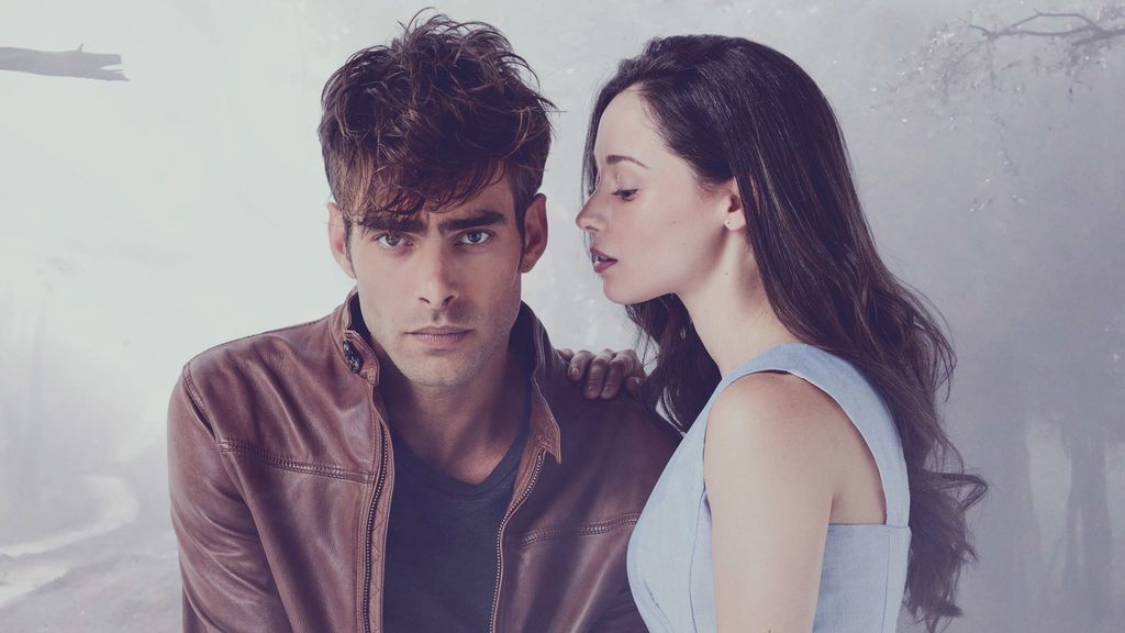 Jon Kortajarena y Elena Rivera, protagonistas de 'La verdad'.