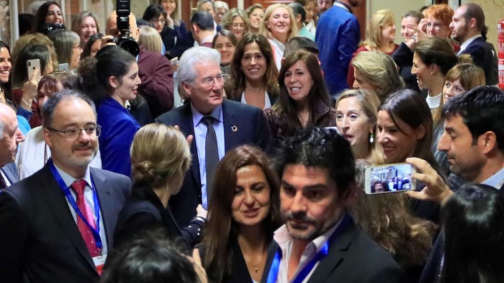 Richard Gere revoluciona el Congreso de los Diputados