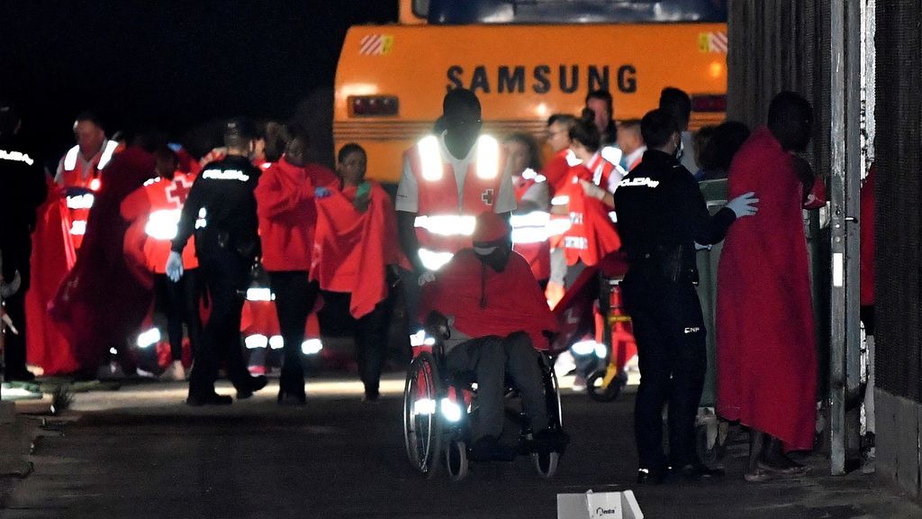 Un menor que viajaba en una patera, encontrado muerto en el mar de Alborán