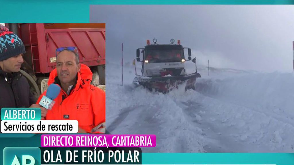 Un reportero de 'AR', atascado en la nieve en el Mirador de  Joyanca, Cantabria