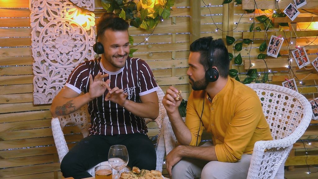 Mikel y David en 'First dates'.