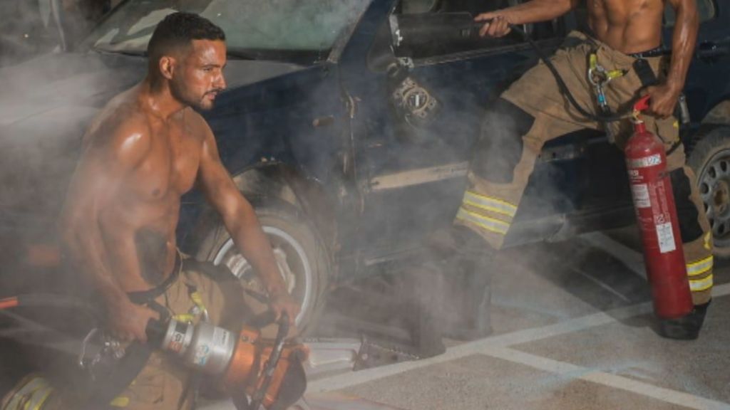 Las redes arden (tanto defensores como detractores) con el posado de los bomberos de Zaragoza