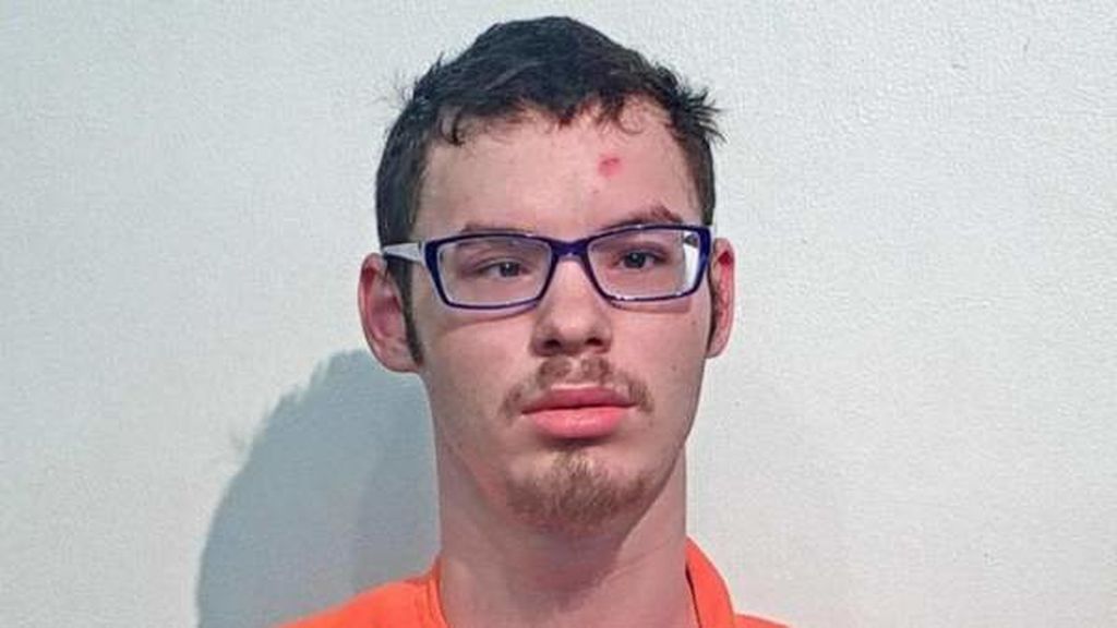 Un joven agradece su detención porque iba a matar y comerse a un niño Un joven agradece su detención porque iba a matar y comerse a un niño