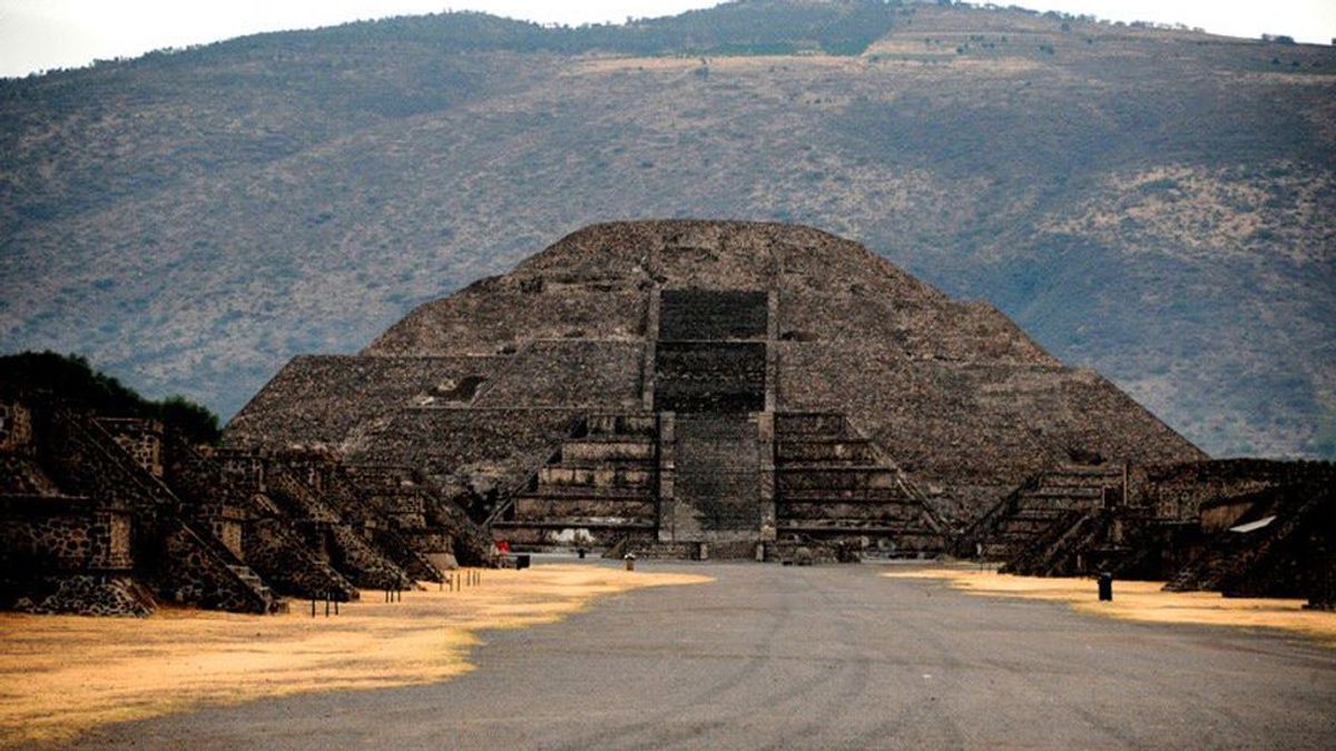 Descubren una cámara secreta y un paso al inframundo bajo una pirámide en México