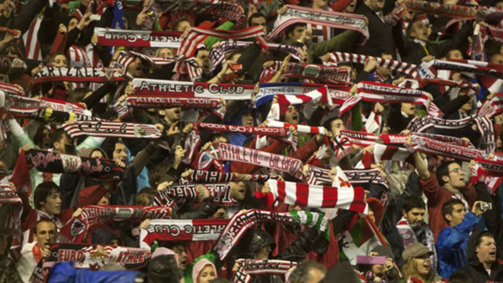 Un himno también para ellas: un sector de la afición del Athletic pide cambiar una parte del himno del club