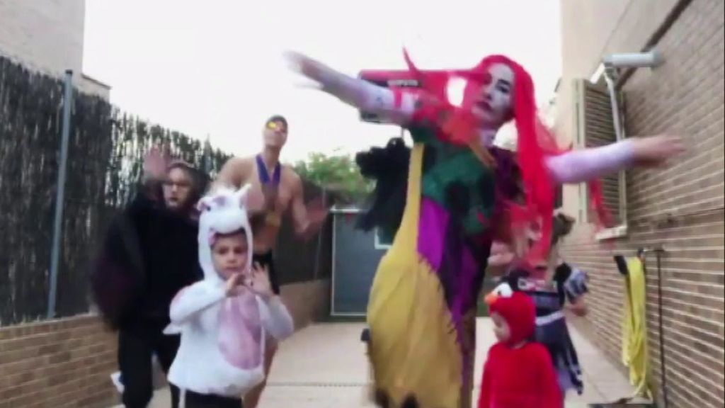 Halloween ya está aquí: así lo celebra Jaycee Carroll con su mujer y sus cuatro hijos