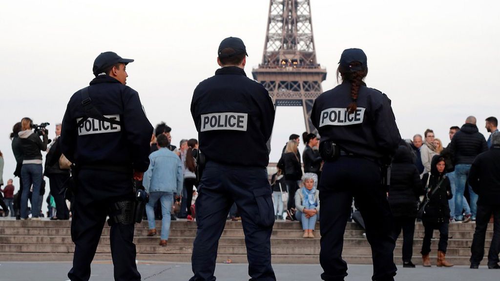 Un hombre hiere a varias personas con un cuchillo en la estación del Norte de París