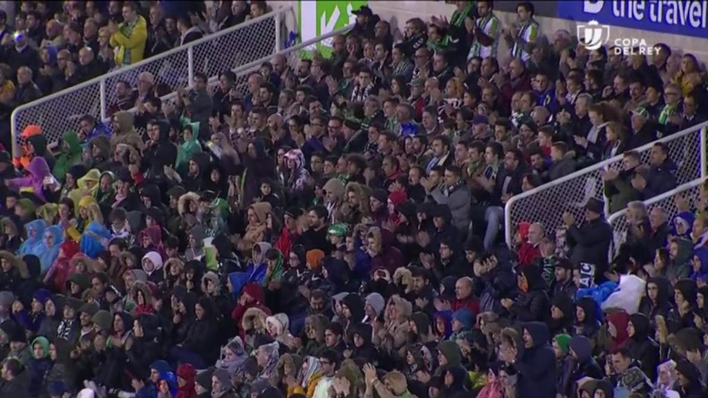 El Sardinero no olvida a sus ídolos: increíble ovación de los hinchas del Racing de Santander a Canales
