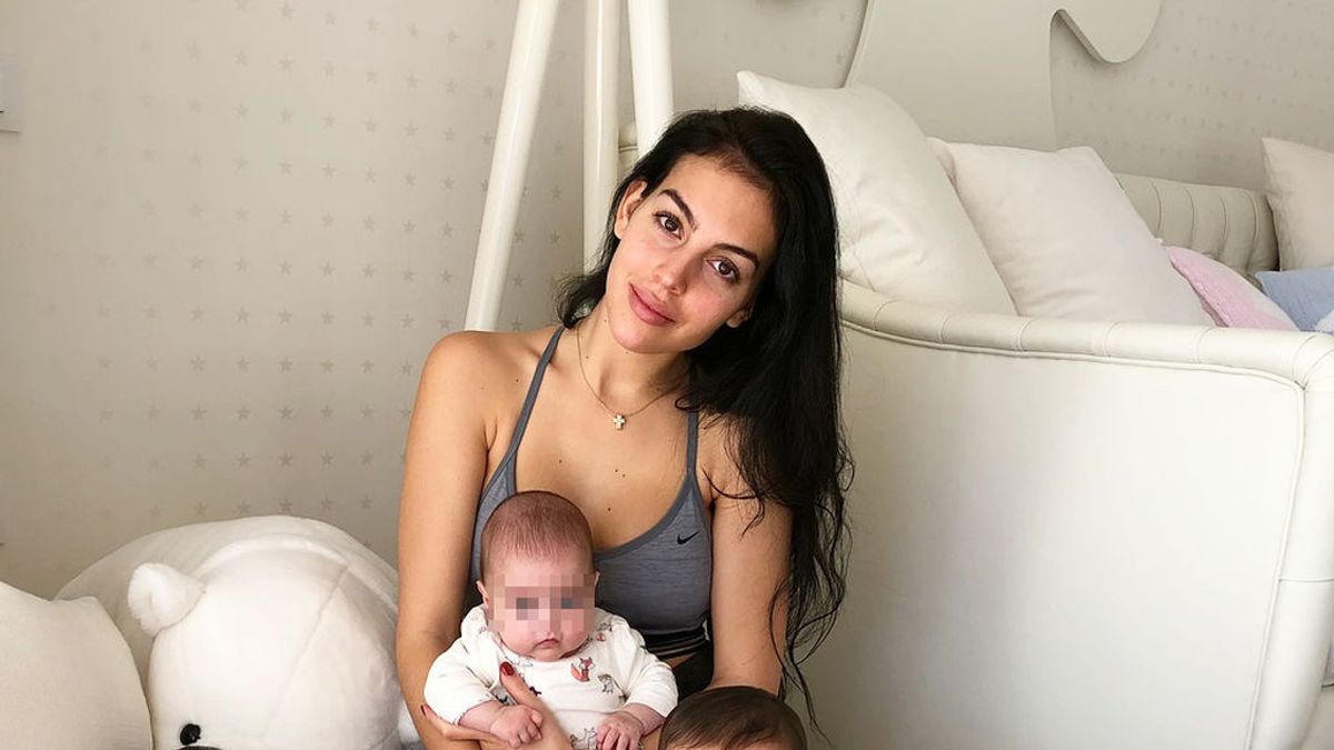 La tierna foto de Georgina Rodríguez peinada igual que una de sus hijas