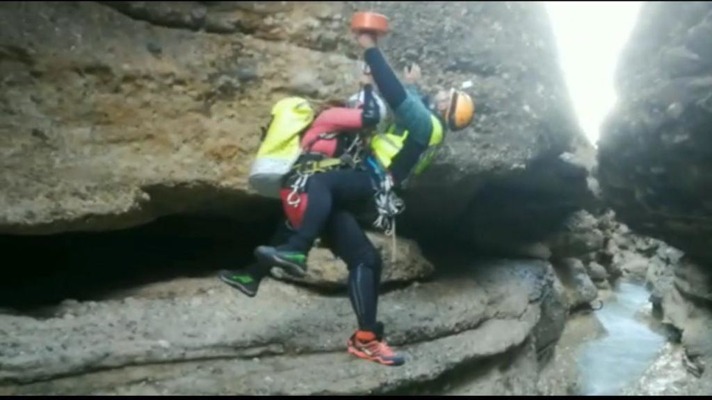 Los complicados rescates de cuatro montañeros en Huesca y Tenerife