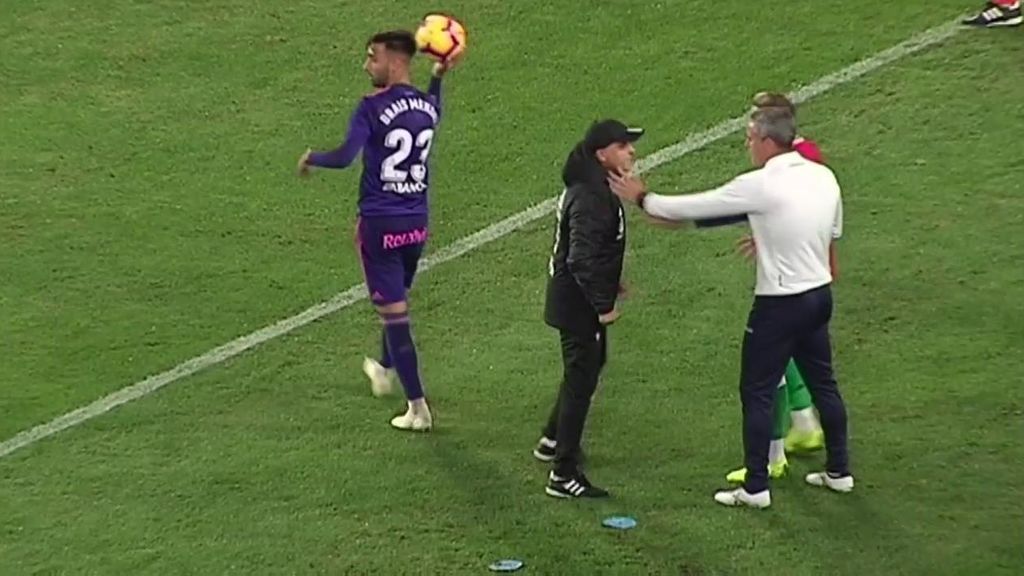 Te contamos paso a paso el lío de los balones en el Villamarín en el Betis-Celta