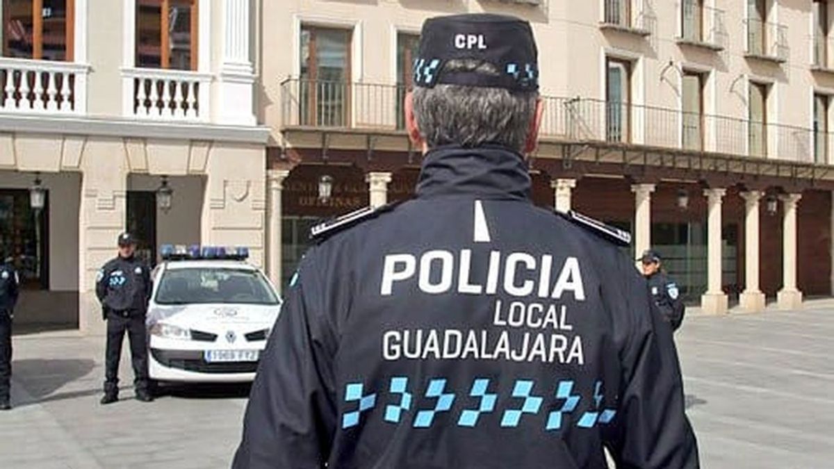 Detenido en Guadalajara por agredir a dos policías que mediaron en una discusión con su pareja