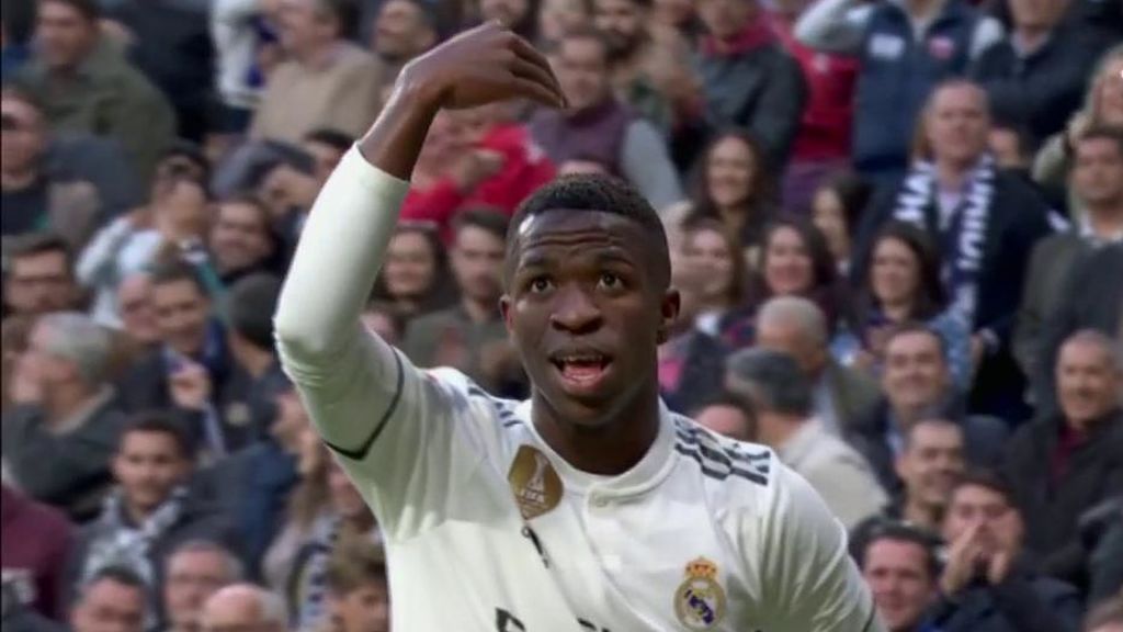 Vinícius por Bale: el Bernabéu se rinde a los pies del brasileño