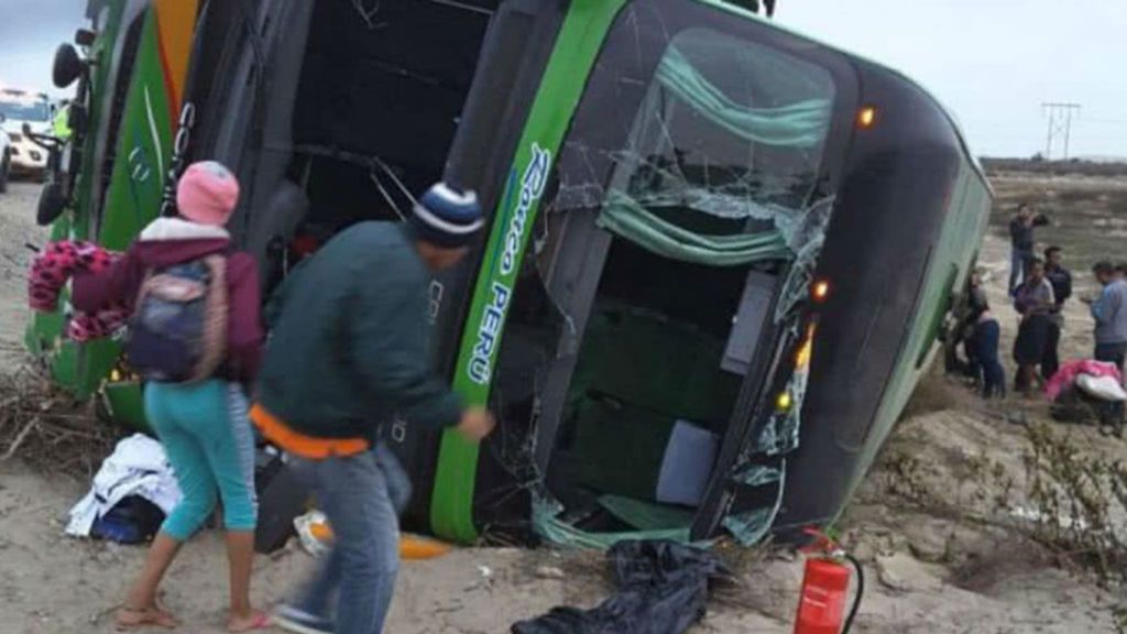 Choque frontal de un autobús en Perú:  18 muertos y 39 heridos