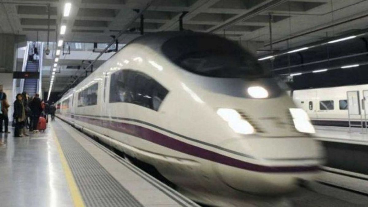 Desalojados dos trenes AVE en Barcelona al detectar una posible bomba