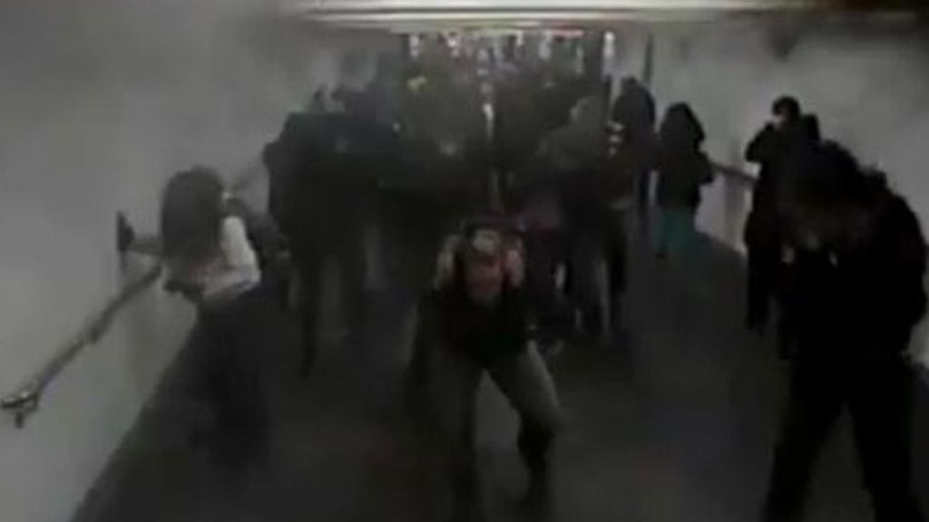 Impactantes imágenes: culpable de terrorismo el hombre que se inmoló en un pasillo del metro de Nueva York