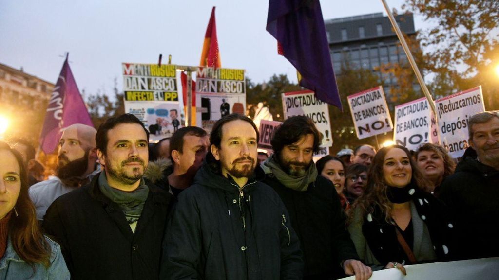 Los españoles salen a la calle para protestar contra el Tribunal Supremo