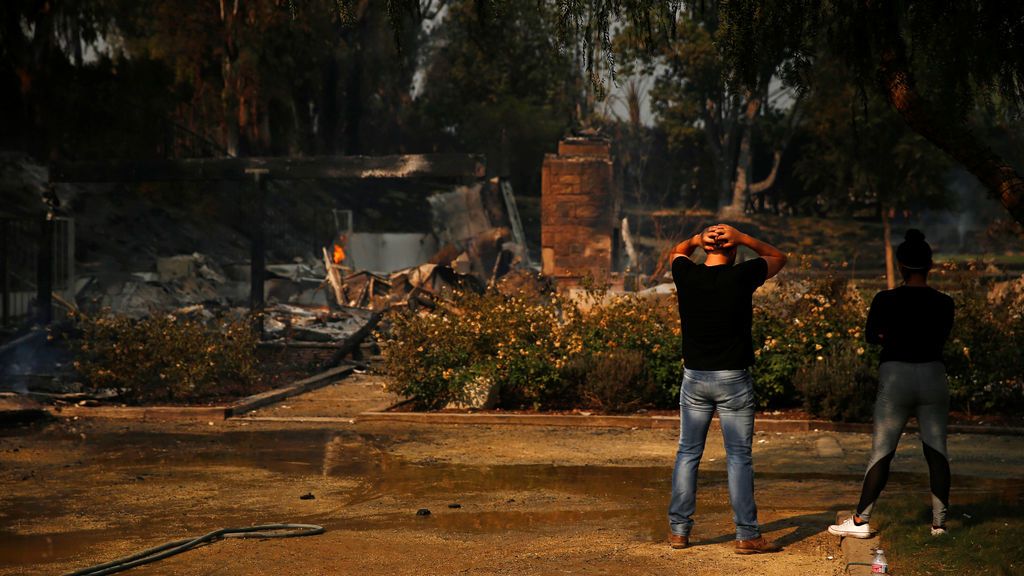 Más de 20 muertos y 250.000 desalojados por los incendios en California