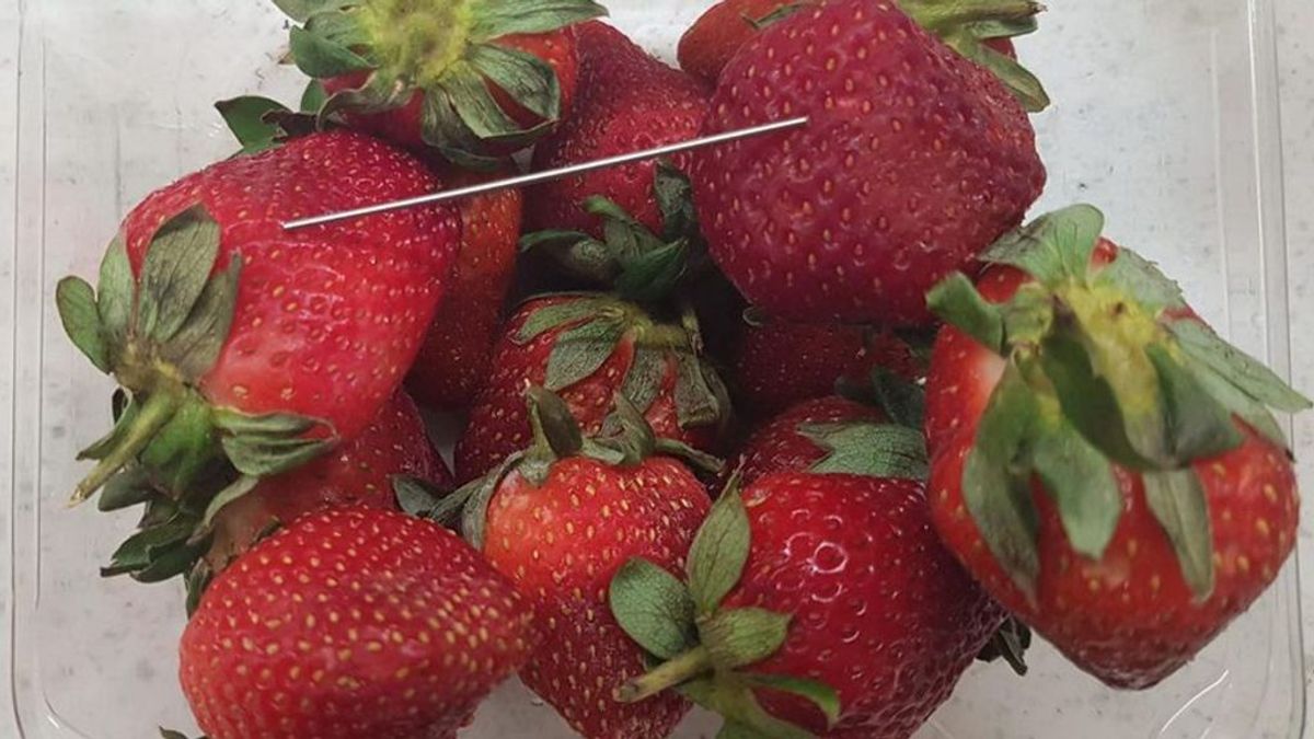 Una mujer de 50 años, detenida como presunta autora de colocar agujas en las fresas de los supermercados de Australia