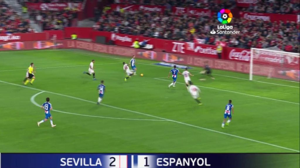 El Sevilla gana 'in extremis' al Espanyol y se queda con los de arriba (2-1)