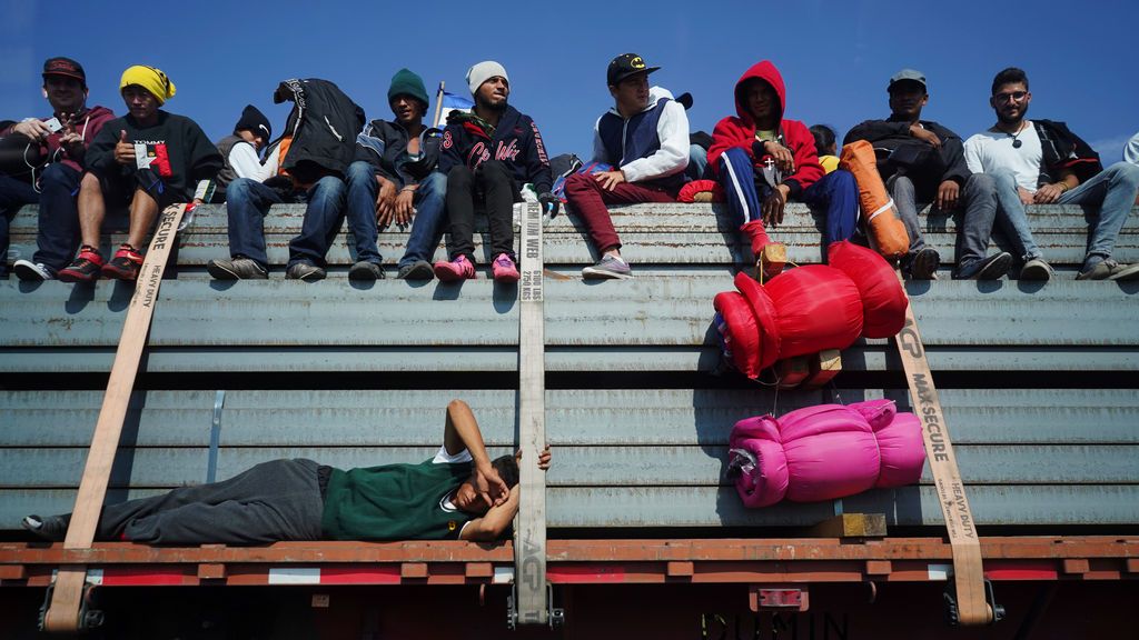 La caravana de inmigrantes: Se unen los representantes de la comunidad  LGTB