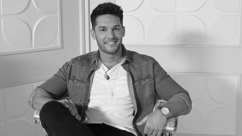 Allá donde va enamora