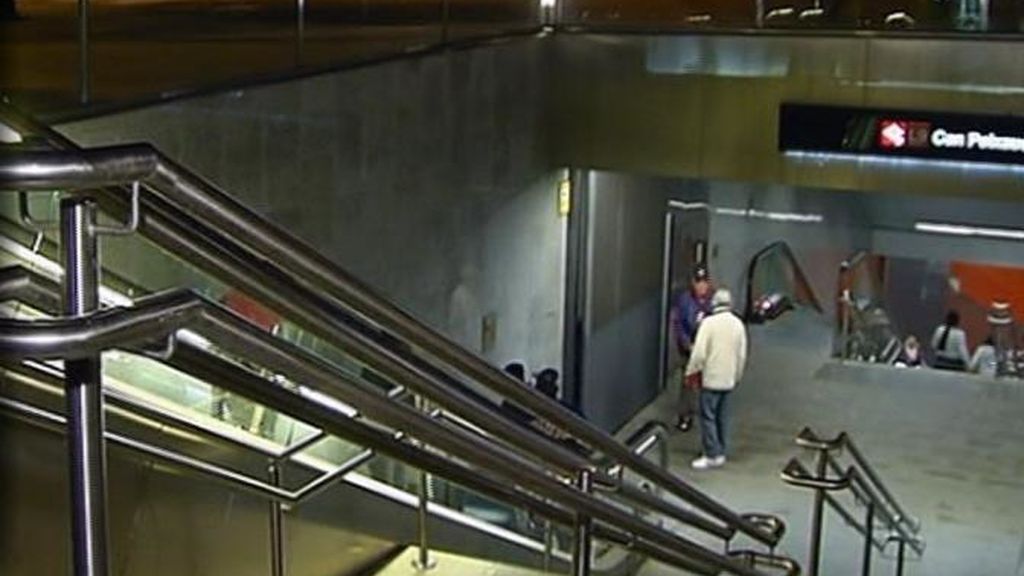 Quince detenidos en Santa Coloma (Barcelona) por una presunta agresión sexual en el Metro