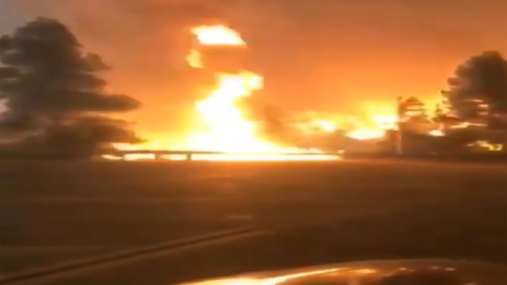 El angustioso momento en que una conductora suplica por escapar de las llamas en California