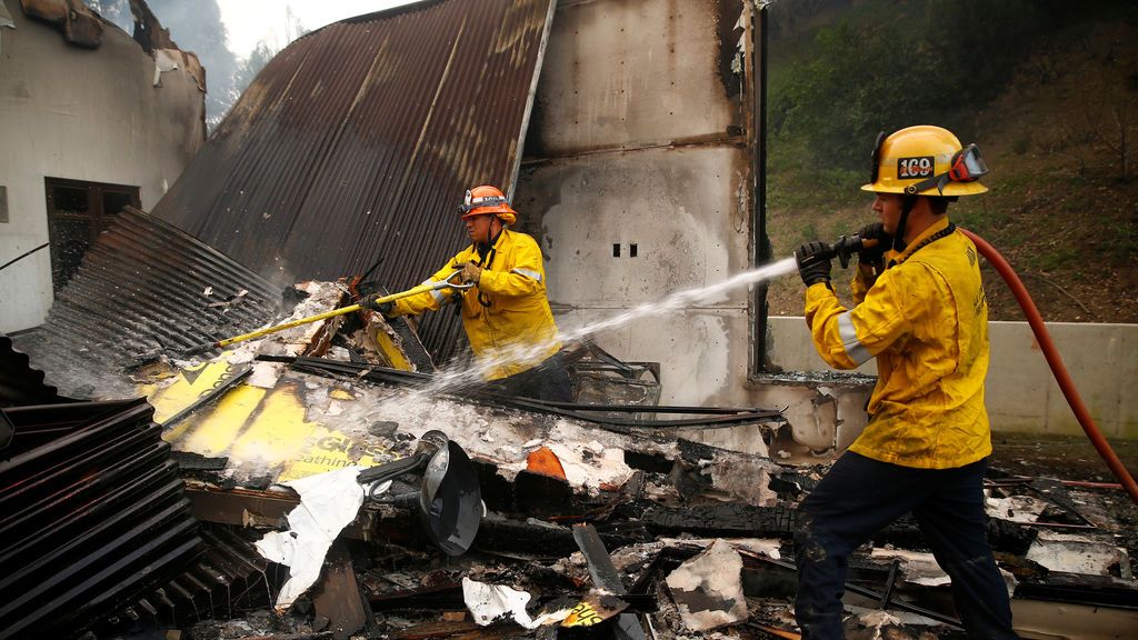 Buscan a más de 100 desaparecidos en el catastrófico incendio de California