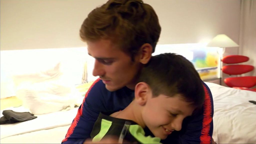 Manu cumplió su sueño: Ver un partido del Atlético en el Wanda y conocer a su ídolo Griezmann Manu cumplió su sueño: Ver un partido del Atlético en el Wanda y conocer a su ídolo Griezmann