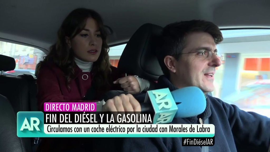 Jorge Morales nos lleva en su coche eléctrico: "Me gasto solo 12 euros al mes en electricidad"