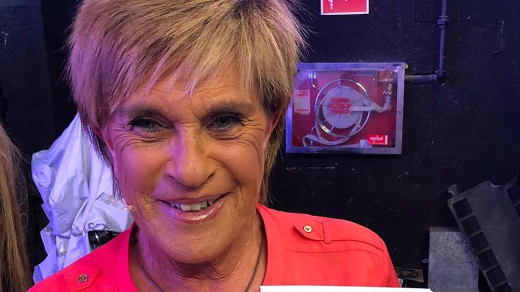 Chelo García-Cortés muestra a su chica Marta y le dedica unas palabras