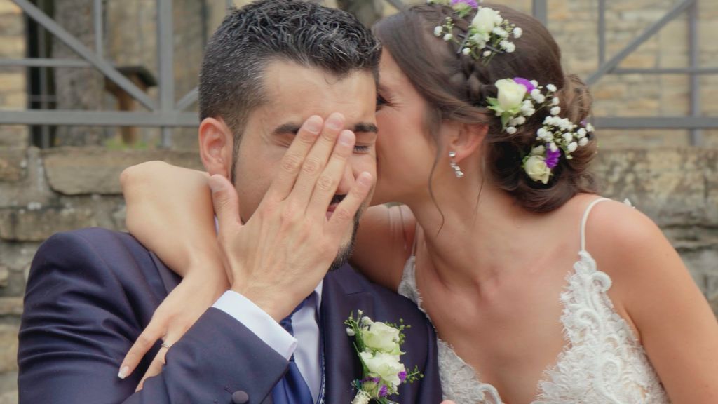 Esther y Víctor alquilan un pueblo entero para su boda civil en 'Cuatro weddings'.