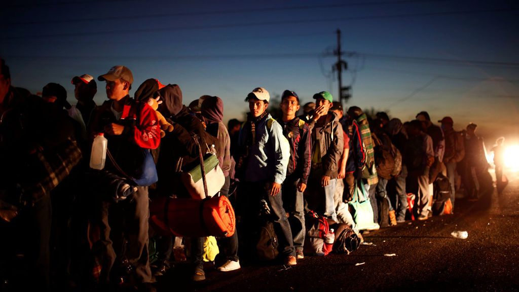 Caravana de inmigrantes: Unas 1.500 personas esperan en la frontera de México con EEUU