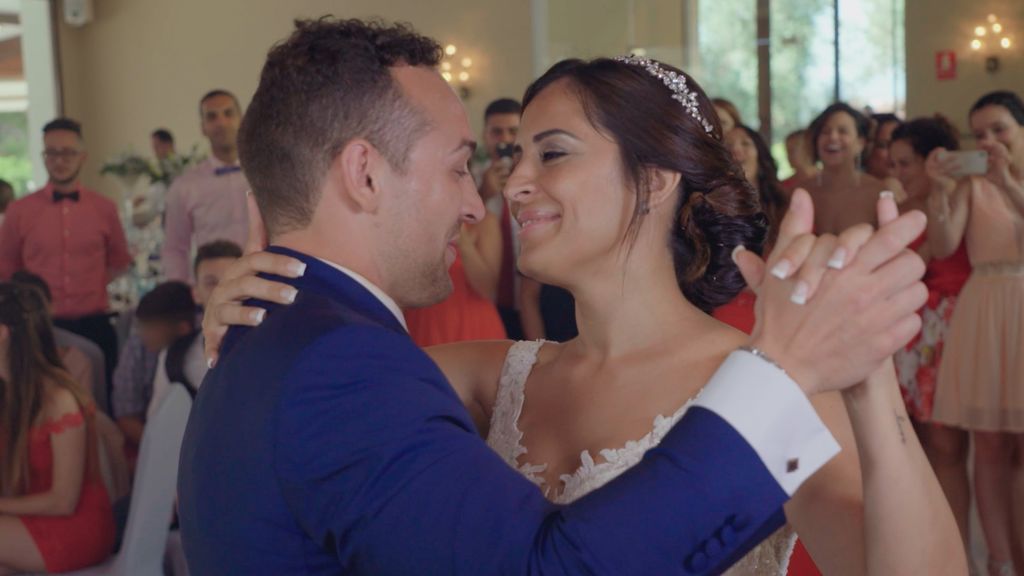Davinia y Ángel, protagonistas de una boda tradicional-católica en 'Cuatro weddings'.
