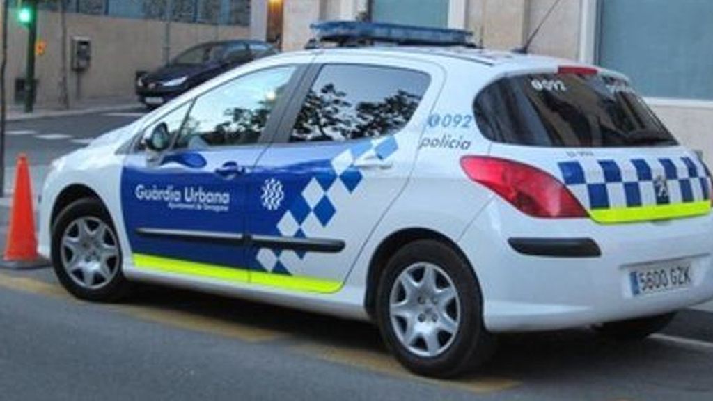 Un perro muerde en la cara a su dueño para evitar que maltrate a su pareja Un perro muerde en la cara a su dueño para evitar que maltrate a su pareja