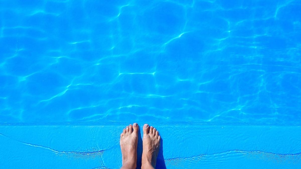 Cuatro enfermedades que puedes contraer en una piscina