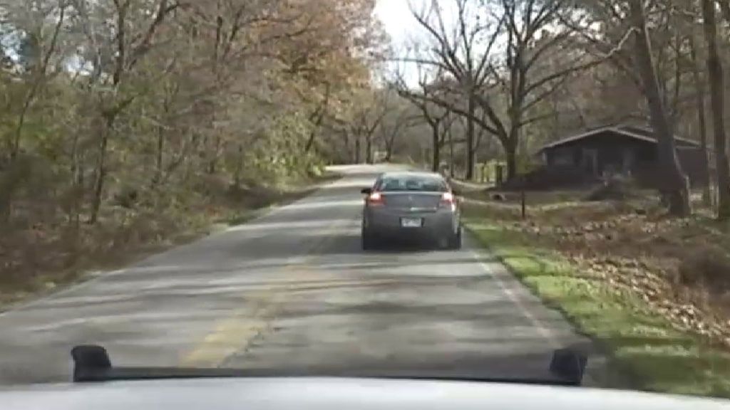 Un espectacular tiroteo en Arkansas, grabado por la videocámara de un coche de policía