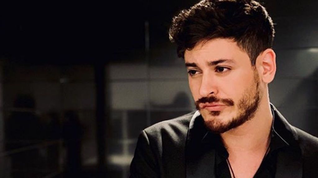 Cepeda provoca las risas de sus fans con un desnudo en la ducha