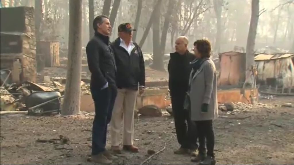 Donald Trump visita la zona más afectadas por los incendios en California